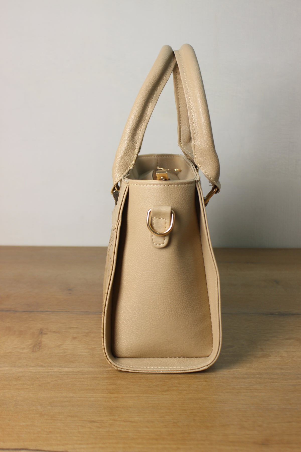 Buds Beige