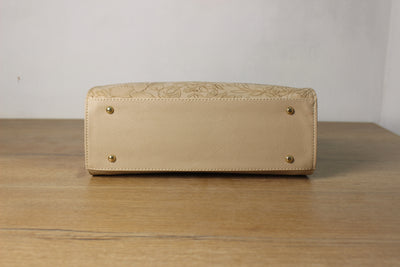 Buds Beige